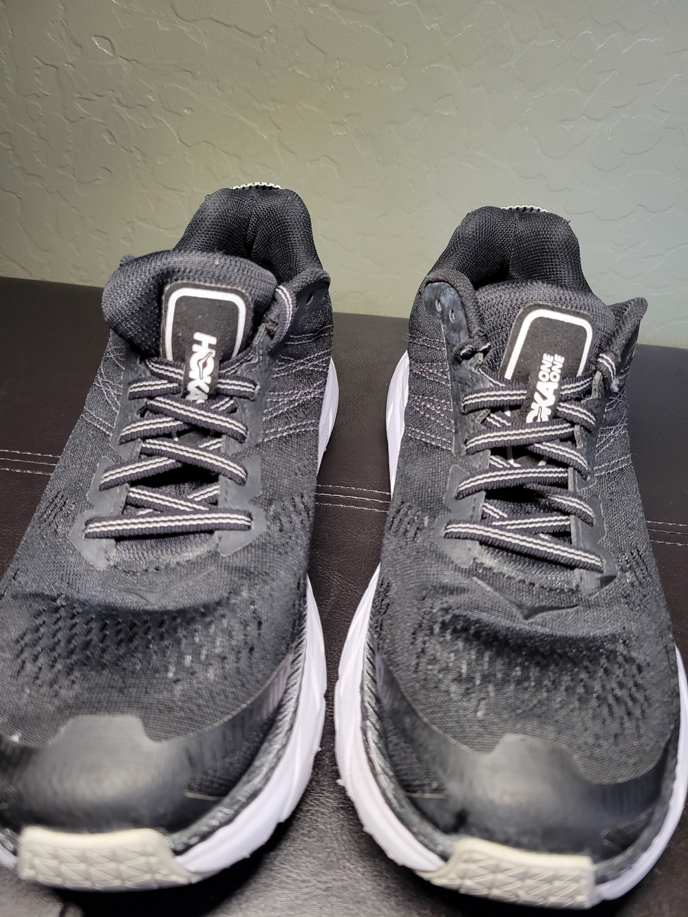 Hoka One One W Clifton 6 Black Running Shoes Womens Size 7